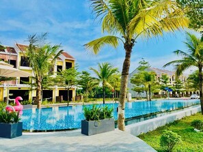 Outdoor pool - Nam Hoi An Riverside Hotel (Da Nang)