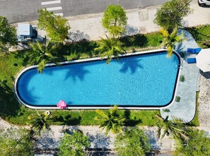 Hồ bơi ngoài trời 