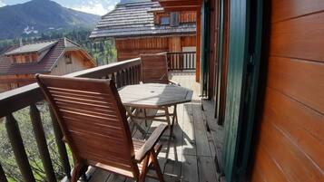 House | Outdoor dining