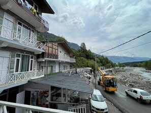 Exterior - Singh Saab Rooms & Cafe (Manali)