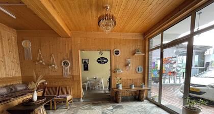 Singh Saab Rooms & Cafe