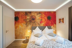 3 bedrooms, iron/ironing board, travel crib, free WiFi