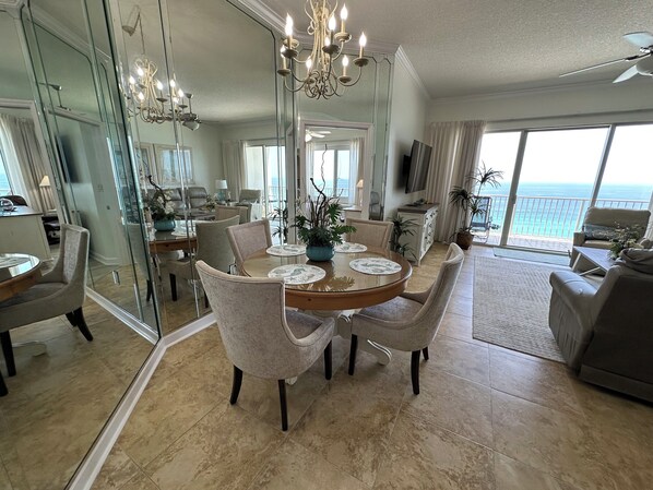 Dining - Beachfront 2br/2Ba condo on the top/14th floor! (Panama City Beach)