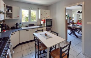 Réfrigérateur, four, plaque de cuisson, lave-vaisselle