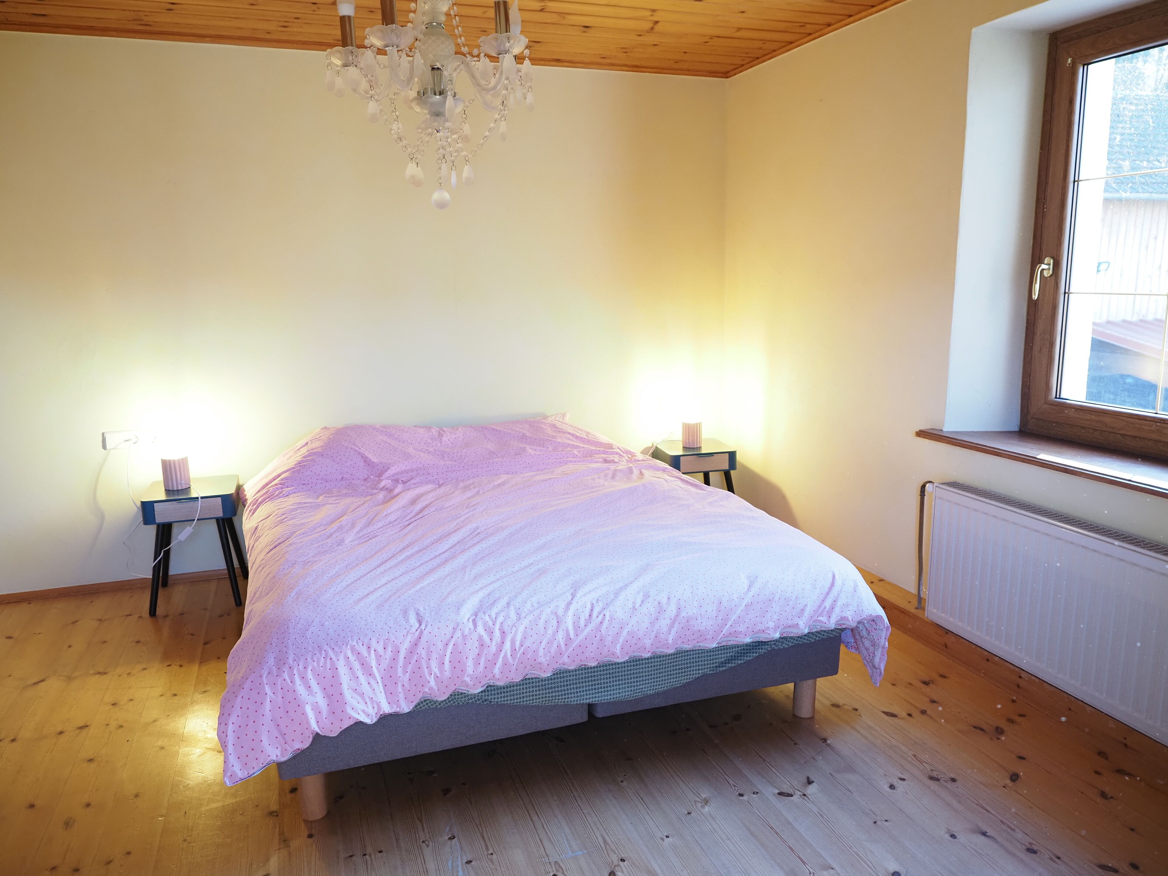 5 chambres, fer et planche à repasser, Wi-Fi gratuit, draps fournis