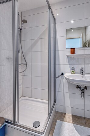 Habitación doble, baño privado | Servicios de la habitación