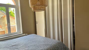 1 chambre, fer et planche à repasser, Wi-Fi, draps fournis