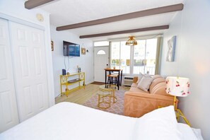 Studio, 1 Bedroom