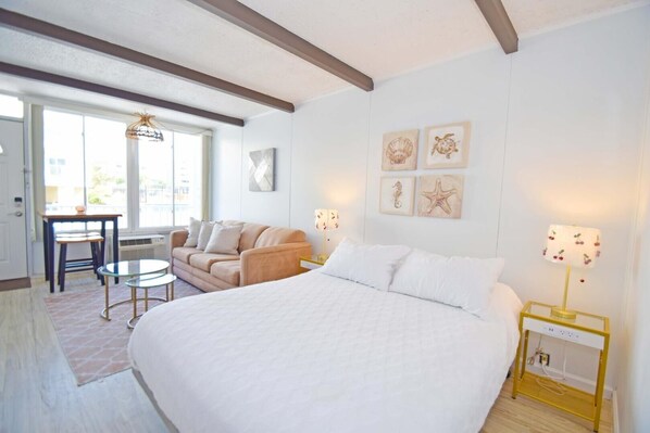 Studio, 1 Bedroom | 1 bedroom, iron/ironing board, free WiFi