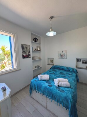 4 bedrooms, iron/ironing board, travel cot, free WiFi