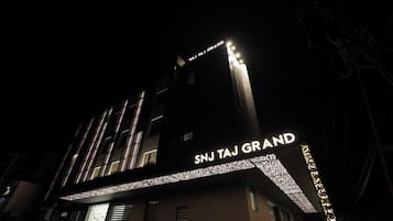 笔记本电脑工作区、免费 WiFi