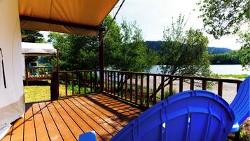 Tente (Sapphire glamping tent (Site #8)) | Vue sur lâeau