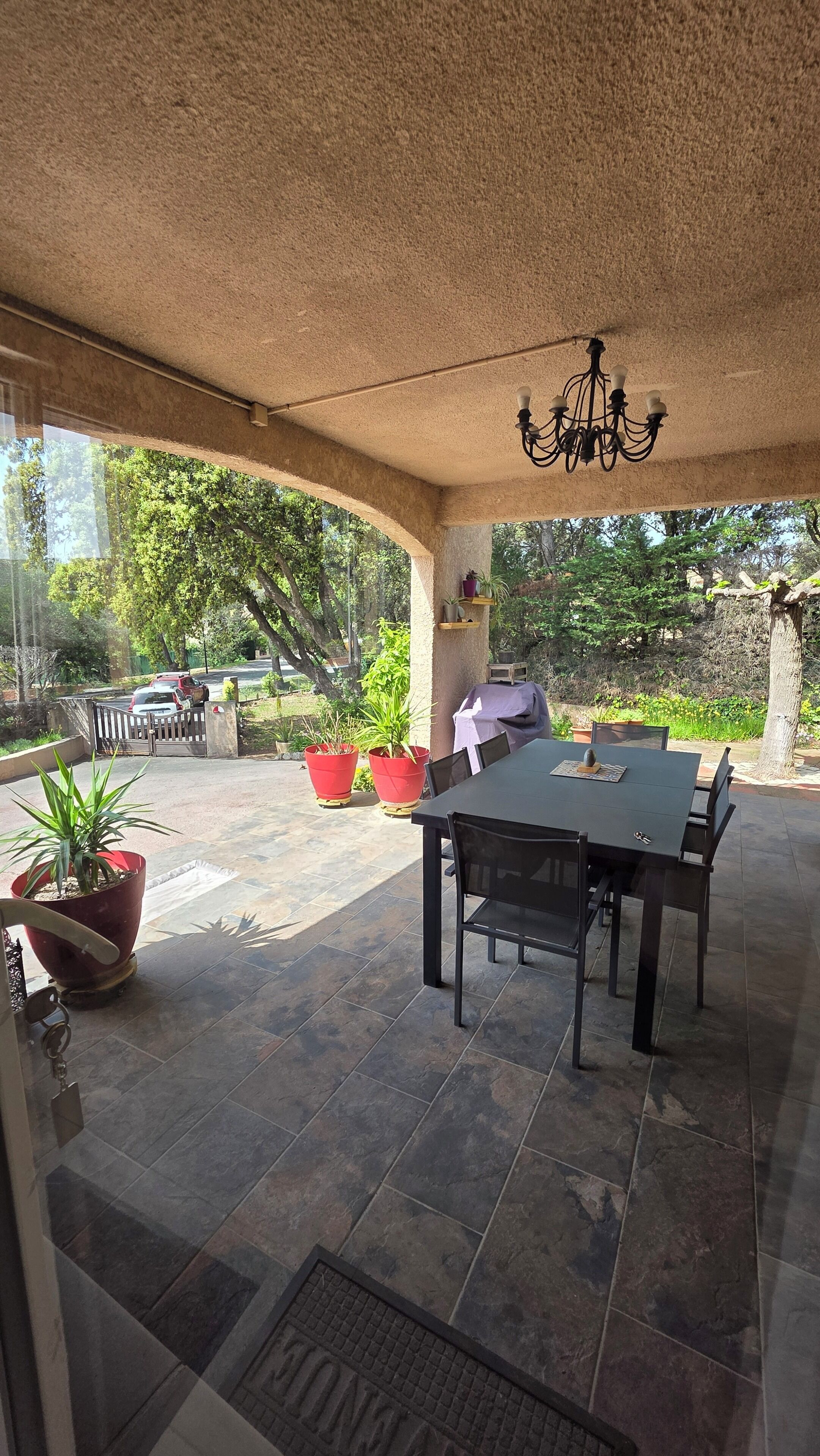 تناول الطعام بالخارج