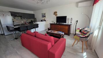 Télévision, livres, chaßne hi-fi