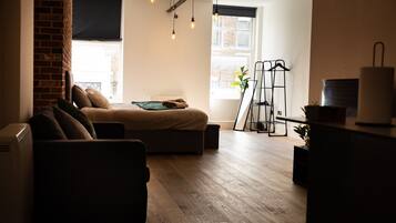 1 bedroom, iron/ironing board, internet, bed sheets