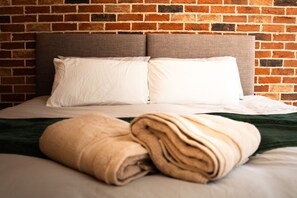 1 bedroom, iron/ironing board, Internet, bed sheets