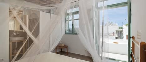 1 habitación, tabla de planchar con plancha, wifi gratis y ropa de cama