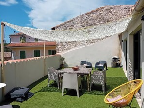 屋外ダイニングエリア