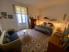 3 室のベッドルーム、アイロン / アイロン台、WiFi、ベッドシーツ