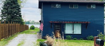 Charming home on the lake!