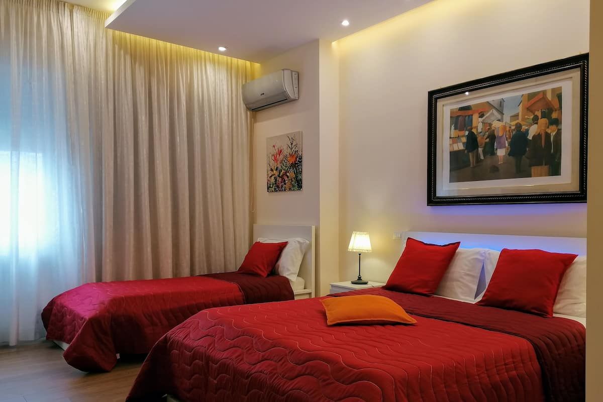 Comfort Apartment | Desk, laptop workspace, free WiFi