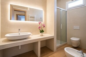 Comfort Apartment | Bathroom - Central Domus (Matera)
