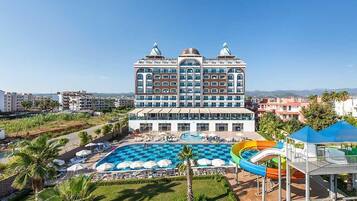 Vista frontal de la propiedad