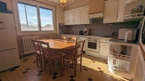 Private kitchen - Detached house 25 minutes from the center of Albi. (Saint-Jean-de-Marcel)