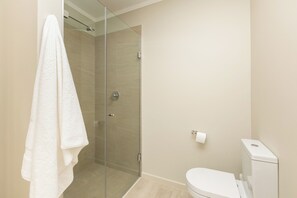 Bathroom - Lux Suite (Johannesburg)