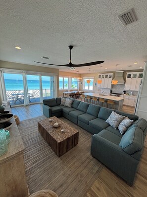 Smart TV, table tennis