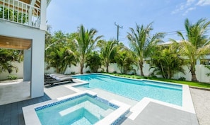 Beheizter Pool
