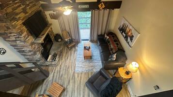 TV connectée, cheminée, jeux vidéo