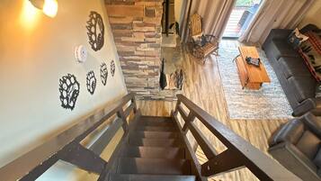 TV connectée, cheminée, jeux vidéo