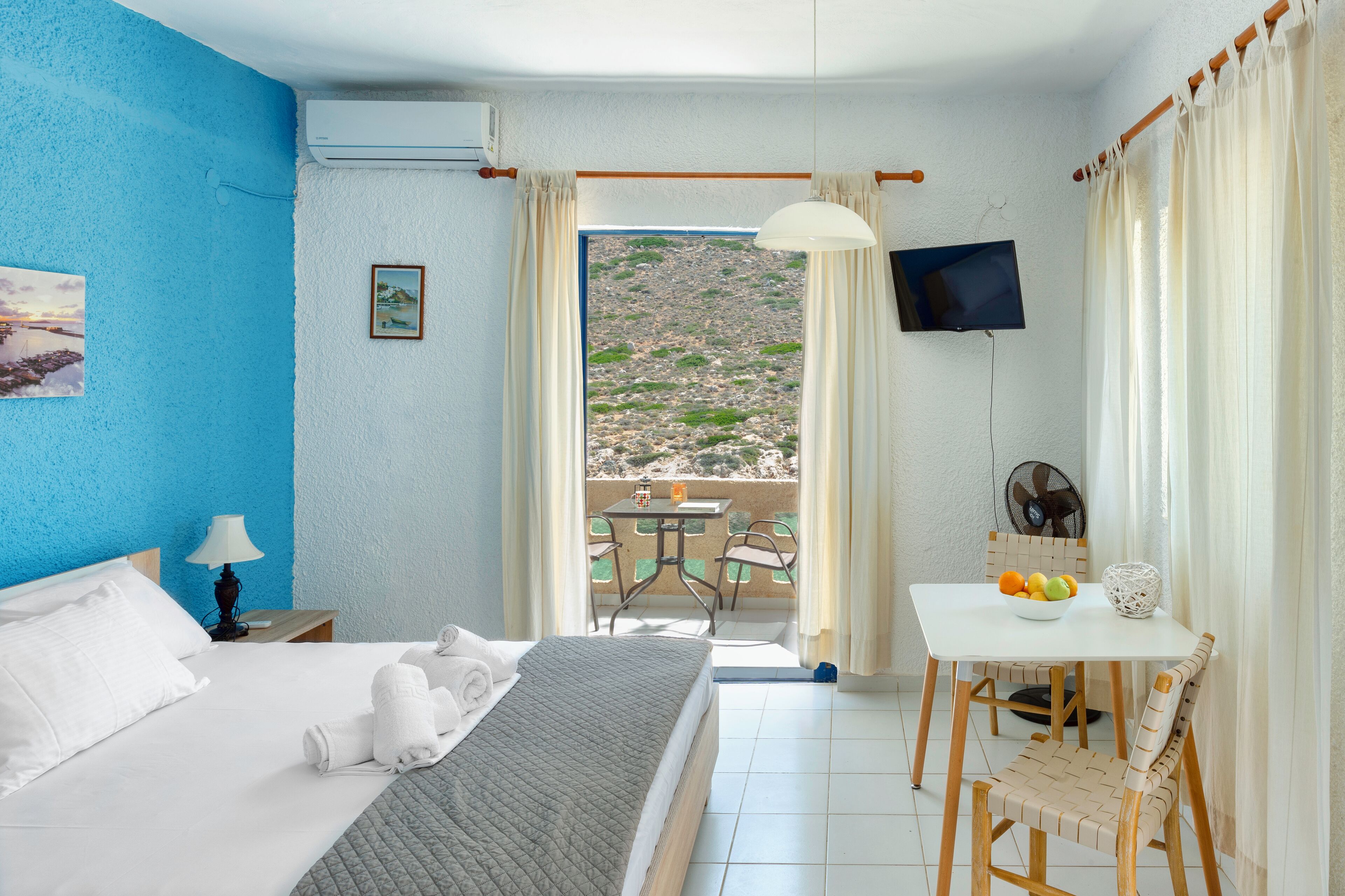 Superior Studio, Balcony, Bay View | In-room safe, desk, laptop workspace, blackout drapes