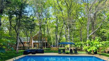 Piscine extérieure, piscine chauffée