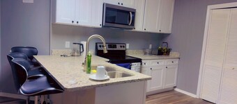 A comfy Unique 1-bedroom with WiFi, T.V and jack & jill bathroom