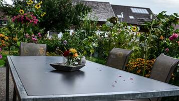 House | Outdoor dining