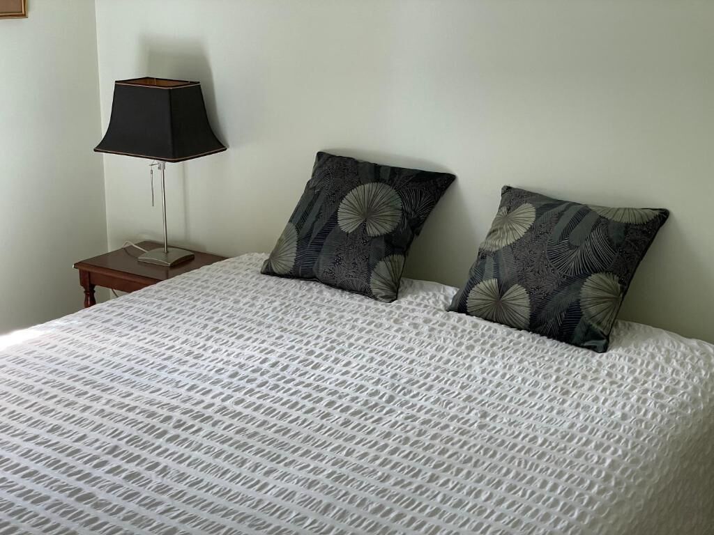 3 slaapkamers, een strijkplank/strijkijzer, wifi, beddengoed