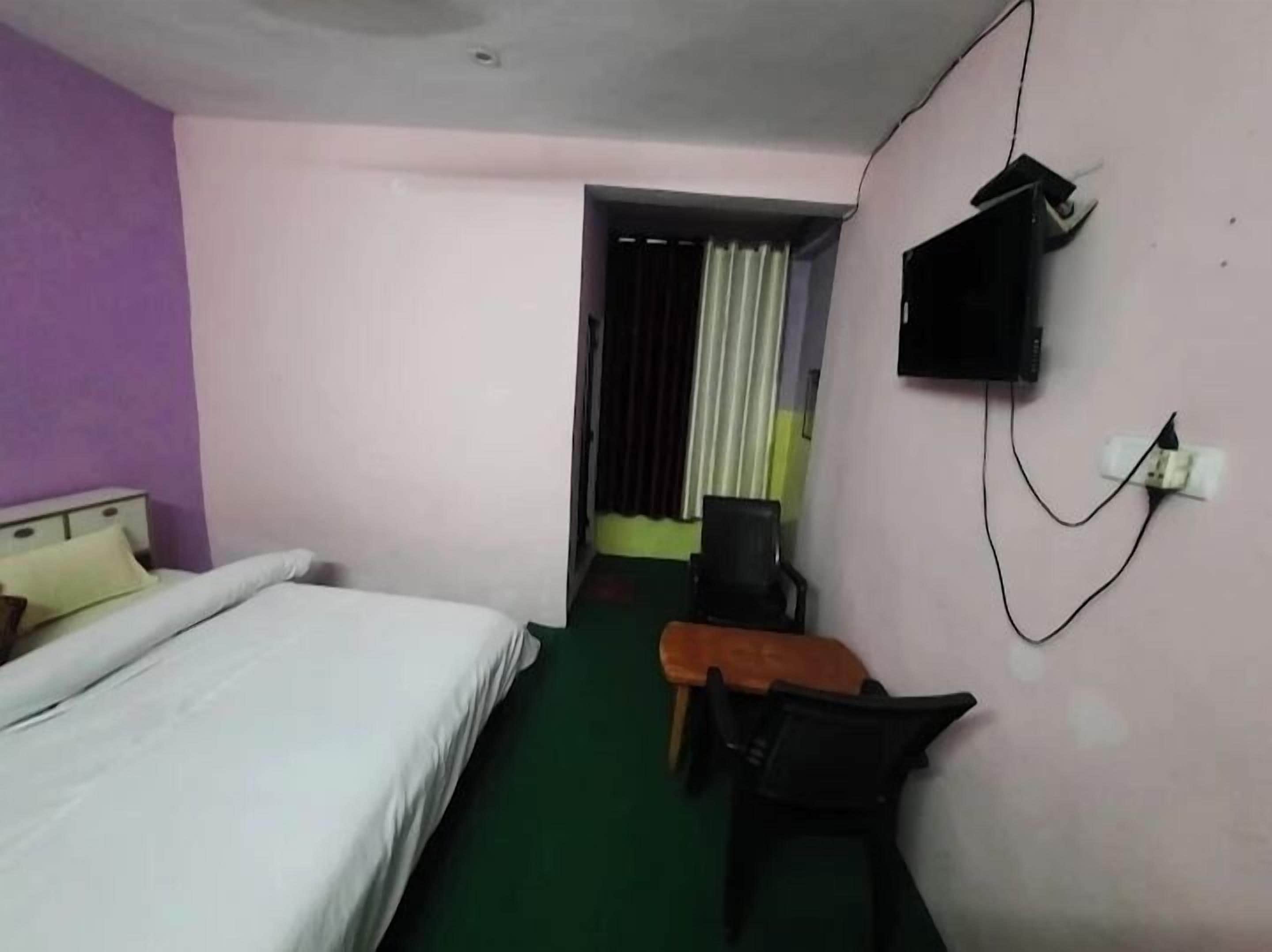 Family Single Room, Hill View