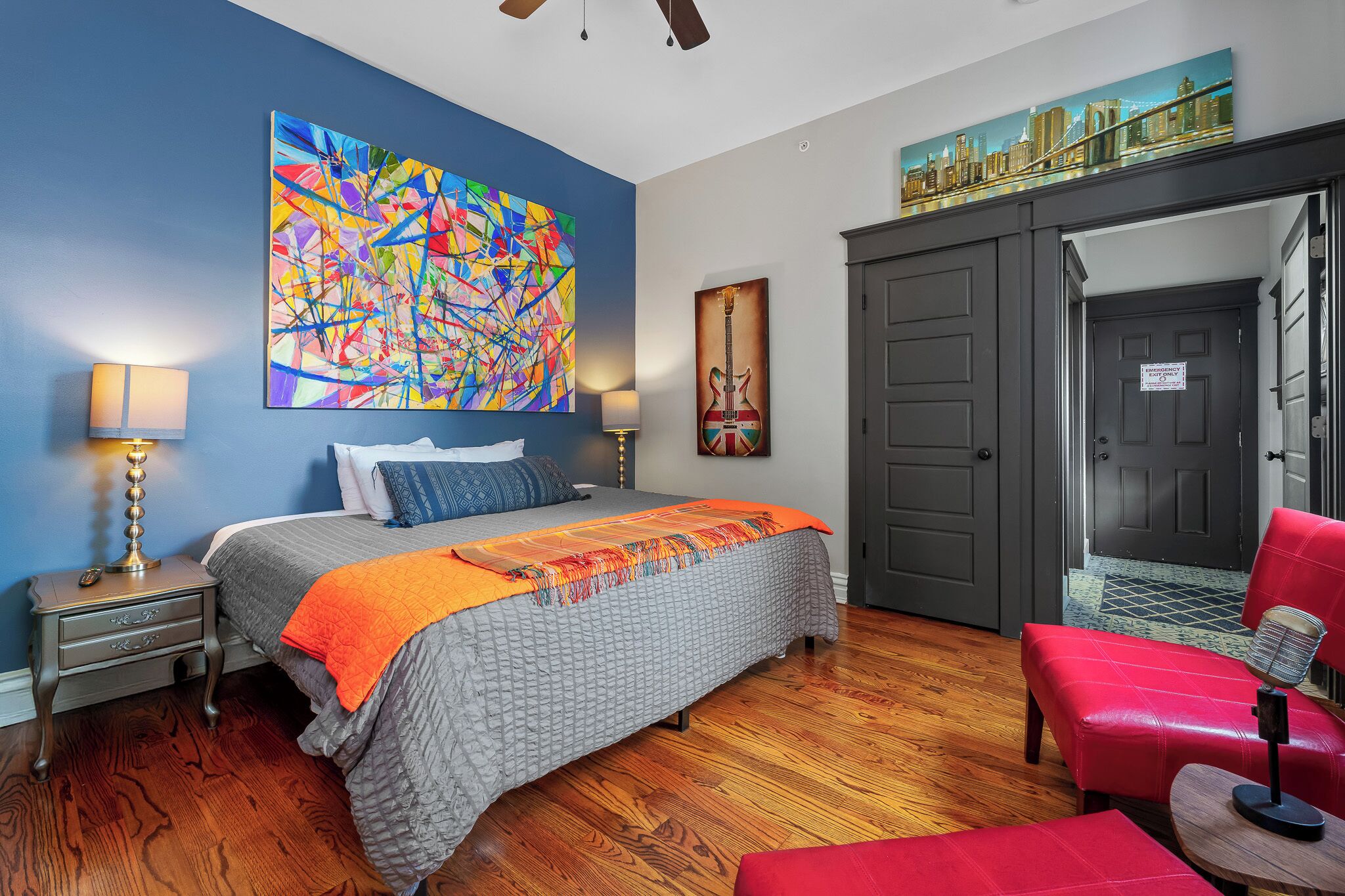 Fer et planche à repasser, Wi-Fi gratuit, draps fournis