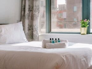 2 chambres, fer et planche à repasser, Wi-Fi gratuit, draps fournis