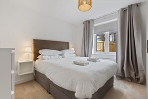 1 slaapkamer, een strijkplank/strijkijzer, reisbedje, gratis wifi