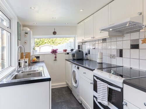 Comfortable 3 bed near Southend | Pass the Keys