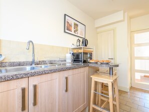 Kühlschrank, Mikrowelle, Ofen, Toaster