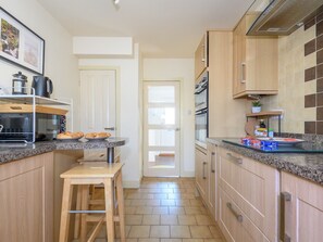 Kühlschrank, Mikrowelle, Ofen, Toaster