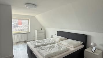 3 bedrooms, WiFi, bed sheets