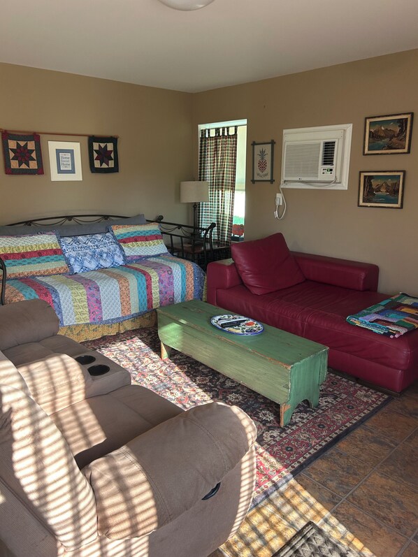 Smart TV, DVD player, books