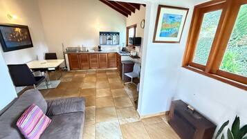 Deluxe Apartment, Patio, Garden View | Living area