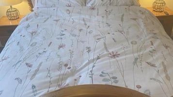 2 phòng ngủ, truy cập Internet không dây miễn phí, bộ trải giường