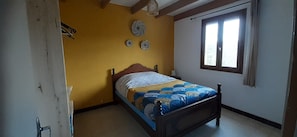 2 Schlafzimmer, Reisekinderbett, Bettwäsche